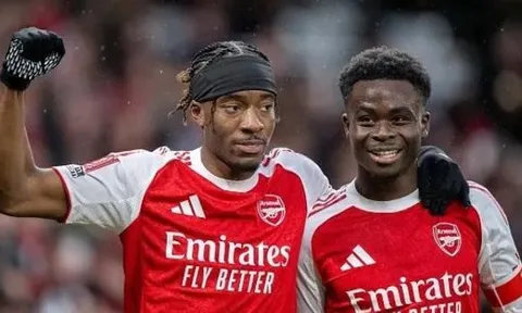 Hargreaves tin Arsenal đủ sức giành cú ăn bốn lịch sử
