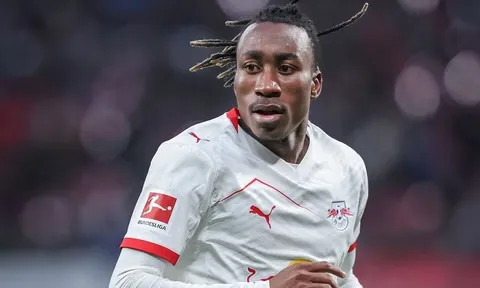 Fabrizio Romano xác nhận Bayern và MU tranh giành Diomande