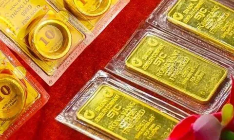 Giá vàng hôm nay 16/2 mới nhất: Vàng thế giới lao dốc, SJC và vàng nhẫn vẫn neo đỉnh cao