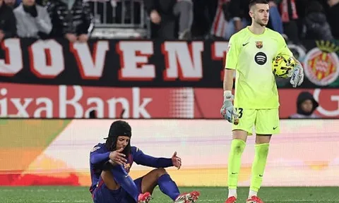 Joan Garcia đơn độc gồng gánh hàng thủ Barca