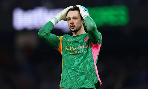 Newcastle rộng cửa đón James Trafford từ Man City