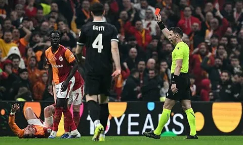 Thảm bại của Juventus cảnh tỉnh cả bóng đá Ý
