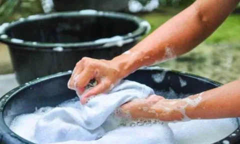 Vì sao mùng 1, mùng 2 Tết kiêng giặt quần áo? Lý do ông bà xưa dặn kẻo hao tài lộc