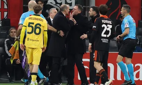 Allegri mắng Fabregas là trẻ ranh tập làm HLV