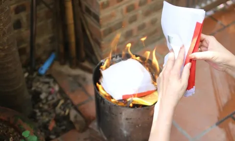 Hết Tết Bính Ngọ 2026, nhẩm khấn điều này khi làm lễ hóa vàng để cả năm đủ đầy, trọn vẹn