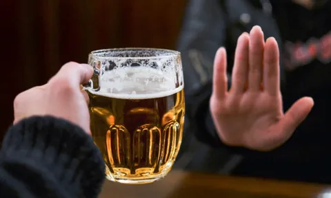 Việc 'ép' buộc người khác uống rượu bia bị phạt như thế nào?