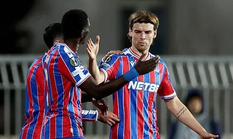 Sai lầm hàng thủ khiến Crystal Palace đánh rơi chiến thắng