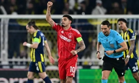 Vitor Pereira và màn lột xác của Nottingham sau kỷ nguyên Dyche