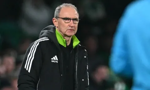 Martin O'Neill chỉ trích CĐV Celtic sau trận thua Stuttgart 1-4