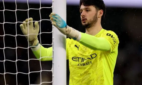 Vì sao James Trafford từ chối Newcastle để chọn Aston Villa?