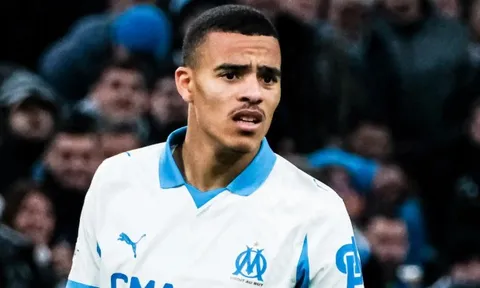 Greenwood đá hỏng 11m, phá hỏng ngày ra mắt tân HLV Marseille