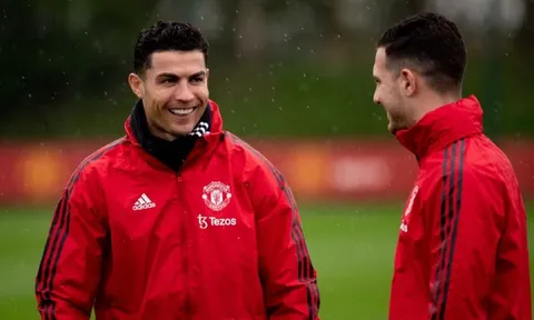 Dalot làm điều Ronaldo tiên tri với sao trẻ Sesko