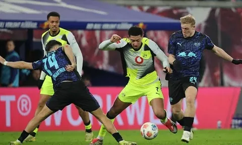 Nước cờ thay người giúp Dortmund thoát hiểm ngoạn mục trước Leipzig