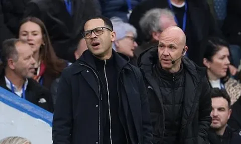 Quên kèm người, sao Chelsea khiến Rosenior nổi giận