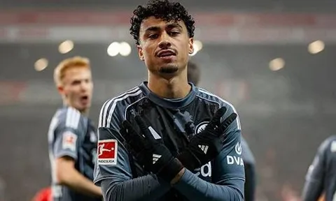 Man United và Arsenal cùng tranh mua Nathaniel Brown