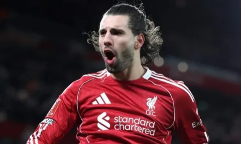 Szoboszlai trở thành lời giải cho chiếc áo số 8 tại Liverpool