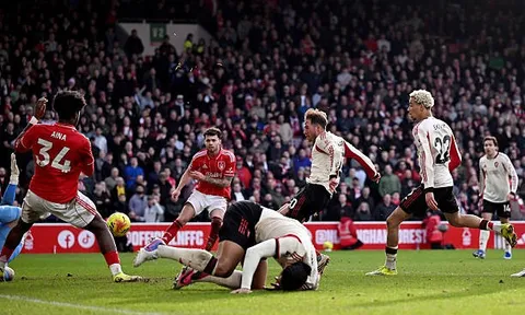 5 điểm nhấn Forest 0-1 Liverpool: Salah mất hút; "Bức tường" Alisson
