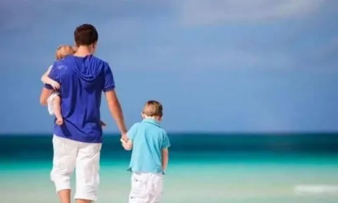Vì sao con cái không thành đạt? 7 thói quen xấu của người cha nhiều gia đình mắc phải