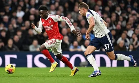 Van de Ven chỉ ra sai lầm khiến Tottenham thua thảm Arsenal