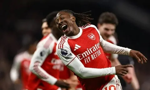 Show diễn điểm 10 của Eze trước Tottenham