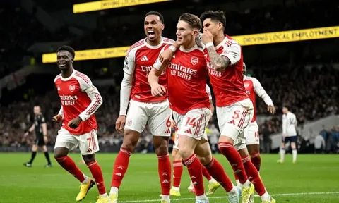 Arsenal bị chuyên gia "nhắc nhở" vì ăn mừng lố