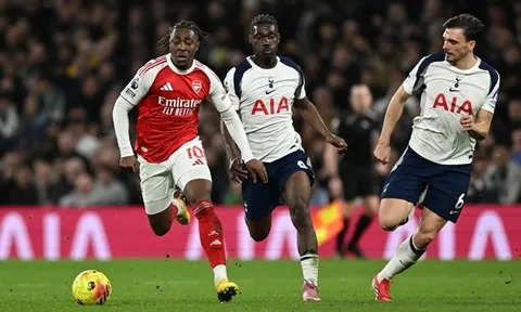 Eze lột xác tại Arsenal nhờ đức tin và cờ vua