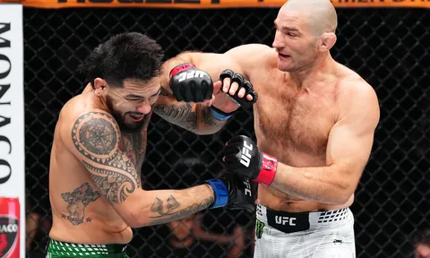 Cú lên gối định mệnh: Sean Strickland hạ knock-out kỹ thuật Anthony Hernandez tại UFC Houston