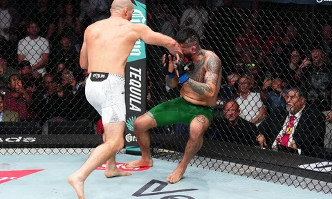 Sean Strickland hạ knock-out Anthony Hernandez, công khai thách đấu Khamzat Chimaev