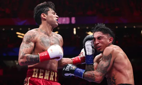 Ryan Garcia hủy diệt Mario Barrios, lần đầu tiên xưng vương thế giới