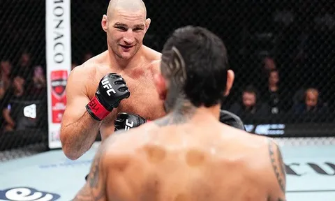 Sean Strickland tố cáo HLV đối thủ 'dụ dỗ trẻ vị thành niên', UFC vội vã cắt sóng họp báo