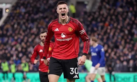 Bàn thắng của Sesko làm khó quyết định nhân sự của Carrick