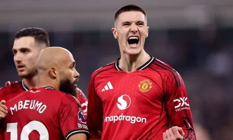 Thắng Everton, Neville tin Man Utd cán đích top 3