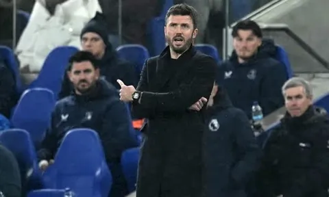 Carrick hé lộ ngày trở lại của Martinez và dàn sao Man Utd