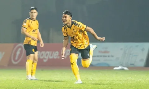 Thanh Hóa tung thủ môn vào đá tiền đạo ở trận thua CAHN