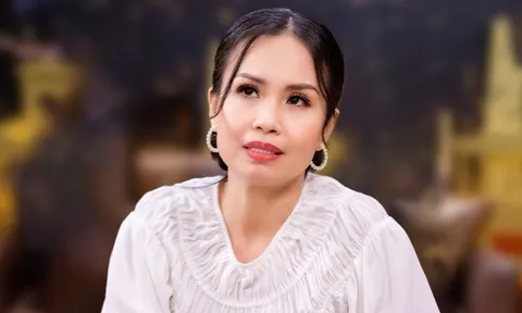 Cẩm Ly được khán giả tặng vàng khi đi diễn Tết