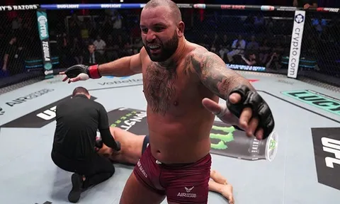 "Gã hề" Josh Hokit: Thử thách cực đại mang tên Curtis Blaydes tại UFC 327