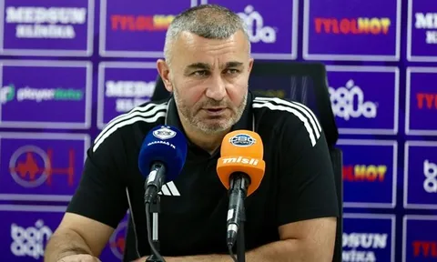 HLV Qarabag tri ân fan Newcastle dù thua tại St James Park