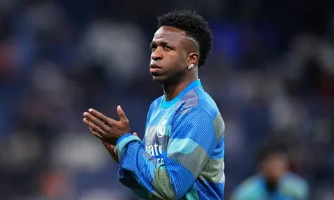 Được CĐV tiếp sức, Vinicius lập công loại Benfica