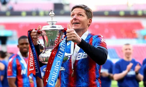 Glasner từ người hùng hóa tội đồ tại Crystal Palace