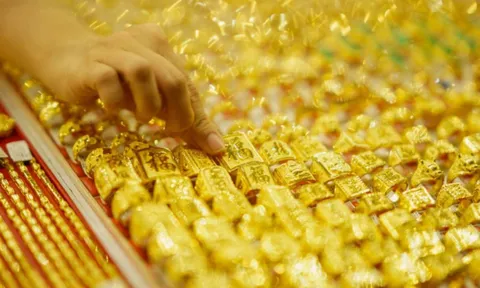 Giá vàng hôm nay 26/2/2026: SJC bật tăng mạnh, vàng nhẫn lao dốc giữa biến động thế giới