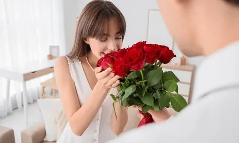 Gợi ý quà 8/3 cho vợ lãng mạn: Bí quyết giữ lửa hôn nhân dịp lễ