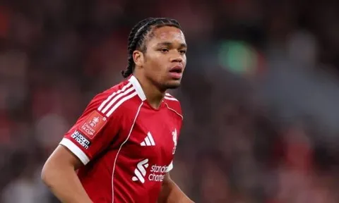 Tại sao Slot sẽ ngó lơ thần đồng Rio Ngumoha trước West Ham?