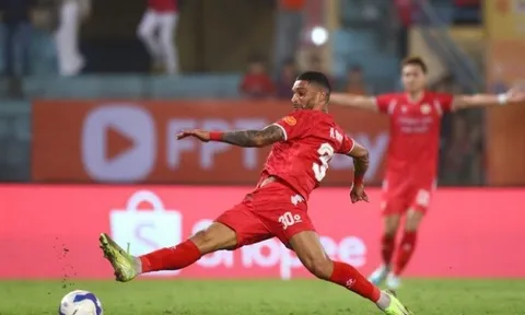 Thắng ngược HAGL 3-1, CAHN xây chắc ngôi đầu