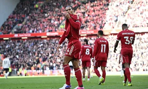 Liverpool phá lưới West Ham nhờ vũ khí bóng chết
