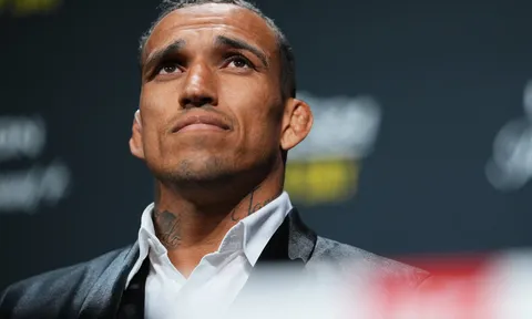 Charles Oliveira và giấc mơ ba hạng cân: 'Tôi vẫn có thể xuống 145 pound'