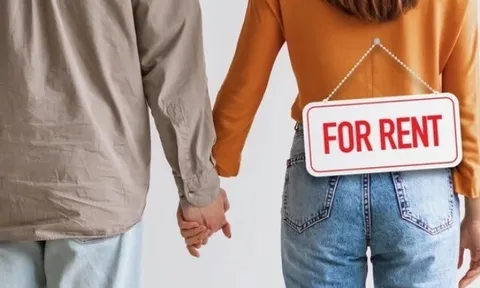 Sau khi thuê người yêu trên mạng về ra mắt, nam thanh niên vội vàng đi khám bệnh