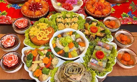 Mẹ đảm gợi ý mâm cỗ chay cúng Rằm tháng Giêng đẹp như vườn hoa mùa xuân nở rộ, đầy ý nghĩa