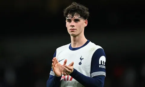 Viễn cảnh ác mộng buộc Tottenham phải bán Archie Gray