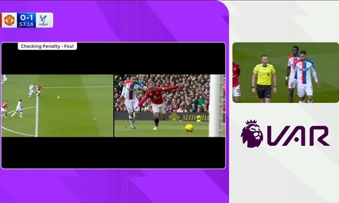 Sky Sports gọi thẻ đỏ giúp MU là quyết định tàn nhẫn