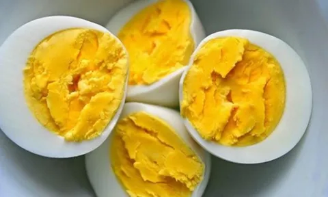 3 khung giờ ăn trứng giảm cân hiệu quả giúp eo thon, ngực nở